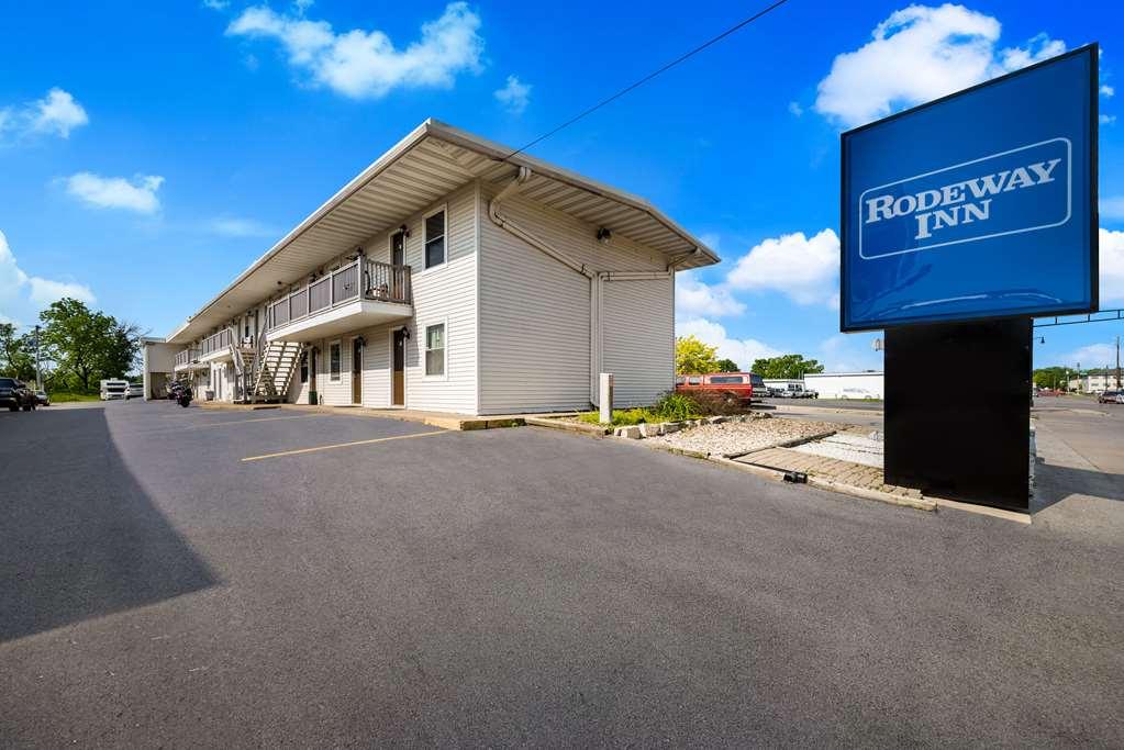 Rodeway Inn La Crosse Extérieur photo